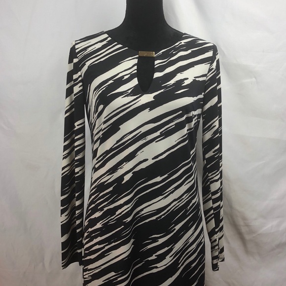 Trina Turk Shift Dress - Picture 2 of 6